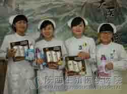 慶祝三八婦女節(jié),醫(yī)院送禮暖人心