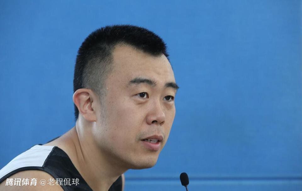 扯开纲手的乳罩揉大胸的视频