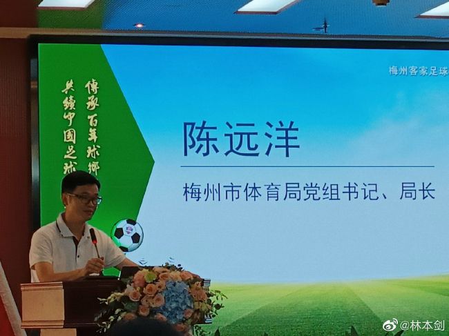 岳和闺蜜把我用嘴含进满动态图